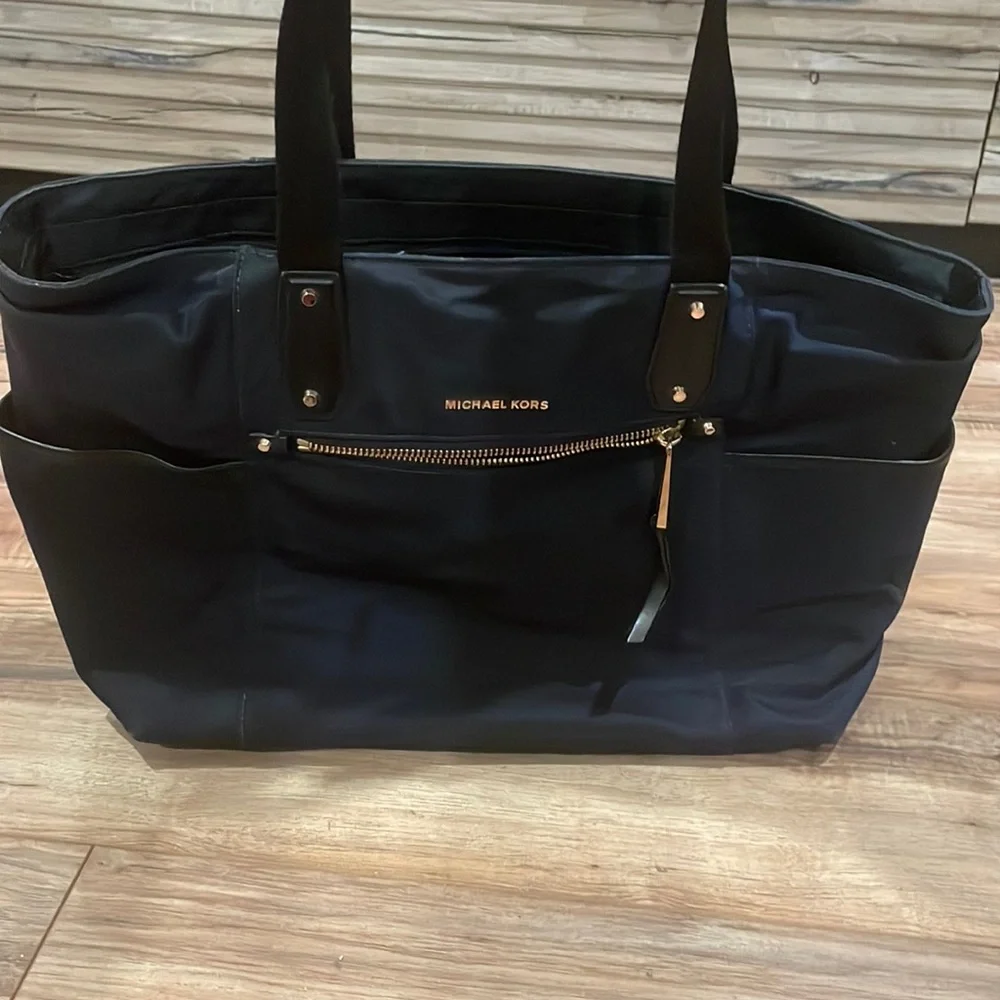 Michael Kors traveling tote bag - Picture 2 of 5